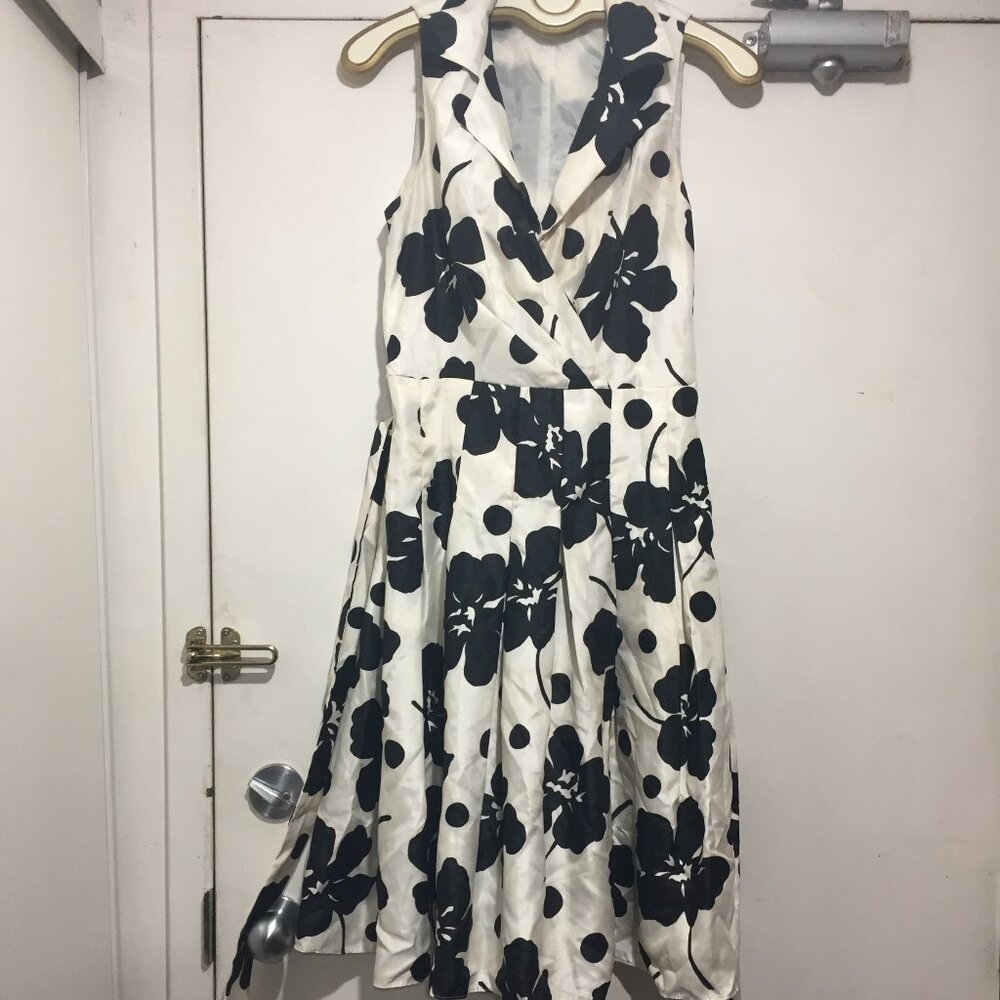 DRESSBARN SLEEVELESS FLORAL PRINT DRESSES SIZE 10 - Picture 5 of 12